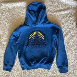 Yellowstone National Park hooded sweatshirt! Youth size 10-12